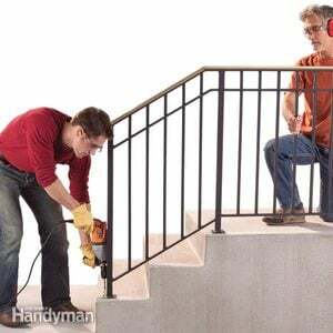 안전 제일: 야외 계단 난간 설치