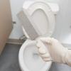 Трикови за чишћење тоалета који чине прљави посао много лакшим